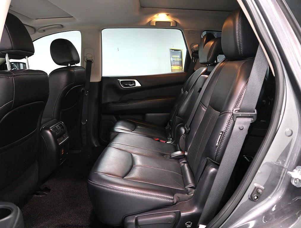 Nissan Pathfinder - Vista 9