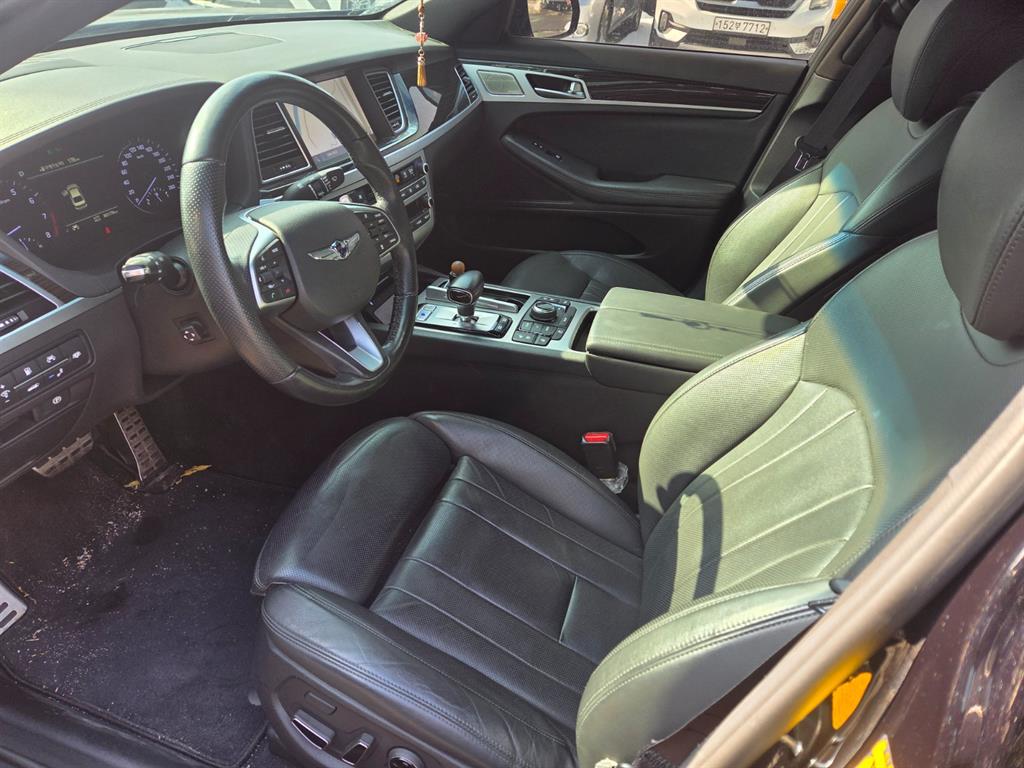 Genesis G80 - Vista 8