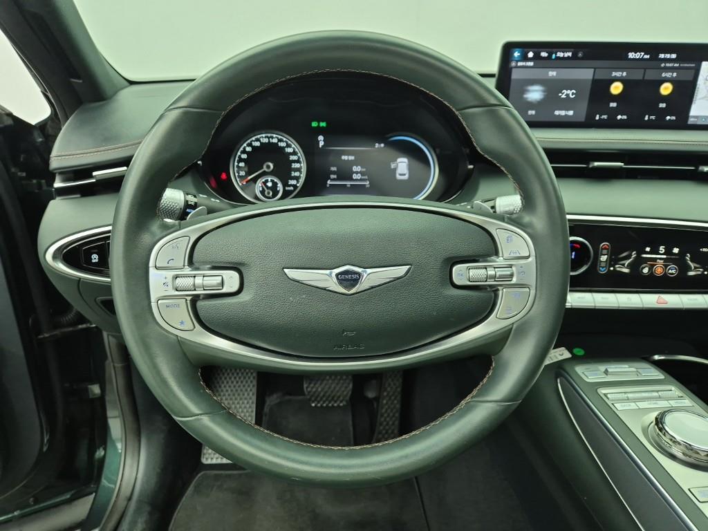 Genesis GV70 - Vista 9