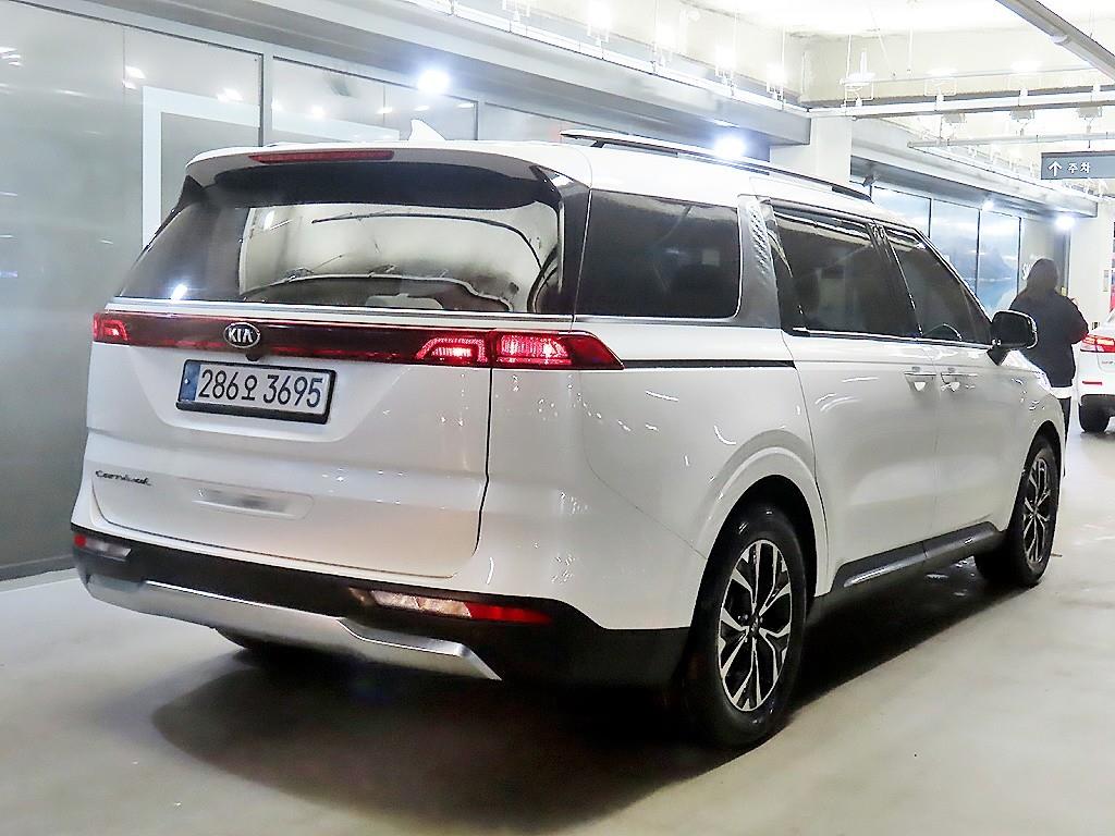 KIA Carnival - Vista 4