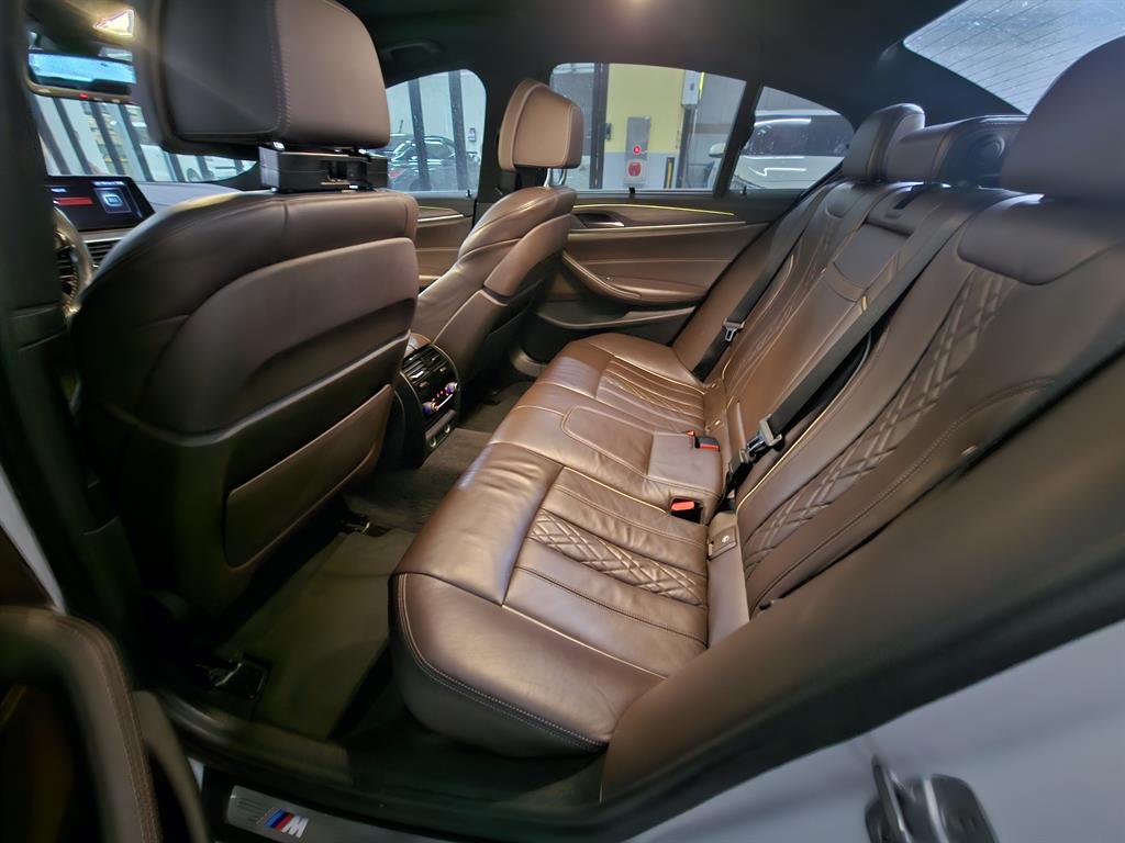 BMW 5 Series - Vista 5