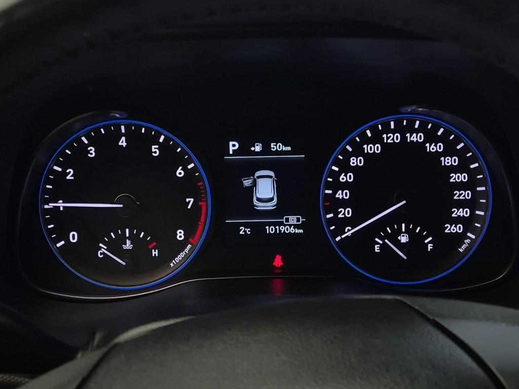 HYUNDAI Kona - Vista 5