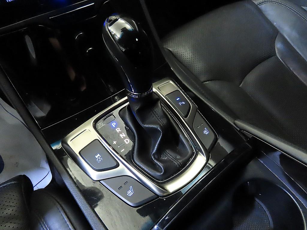 HYUNDAI Grandeur - Vista 12