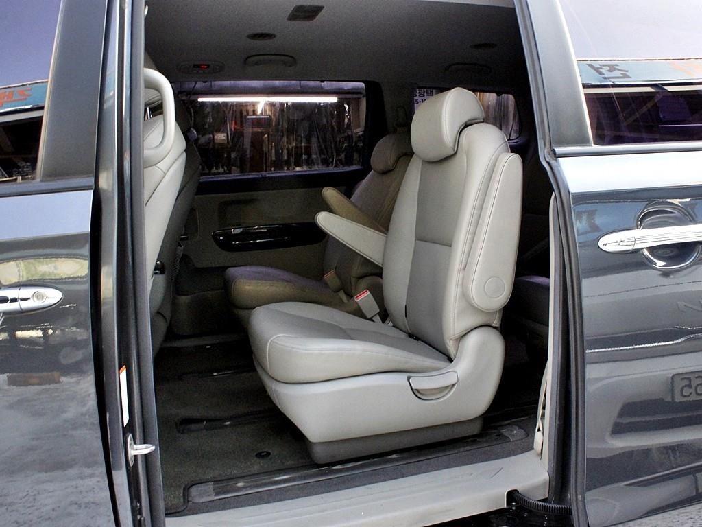 KIA Carnival - Vista 11