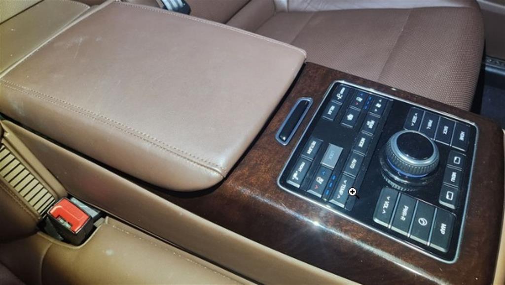 HYUNDAI Equus - Vista 10