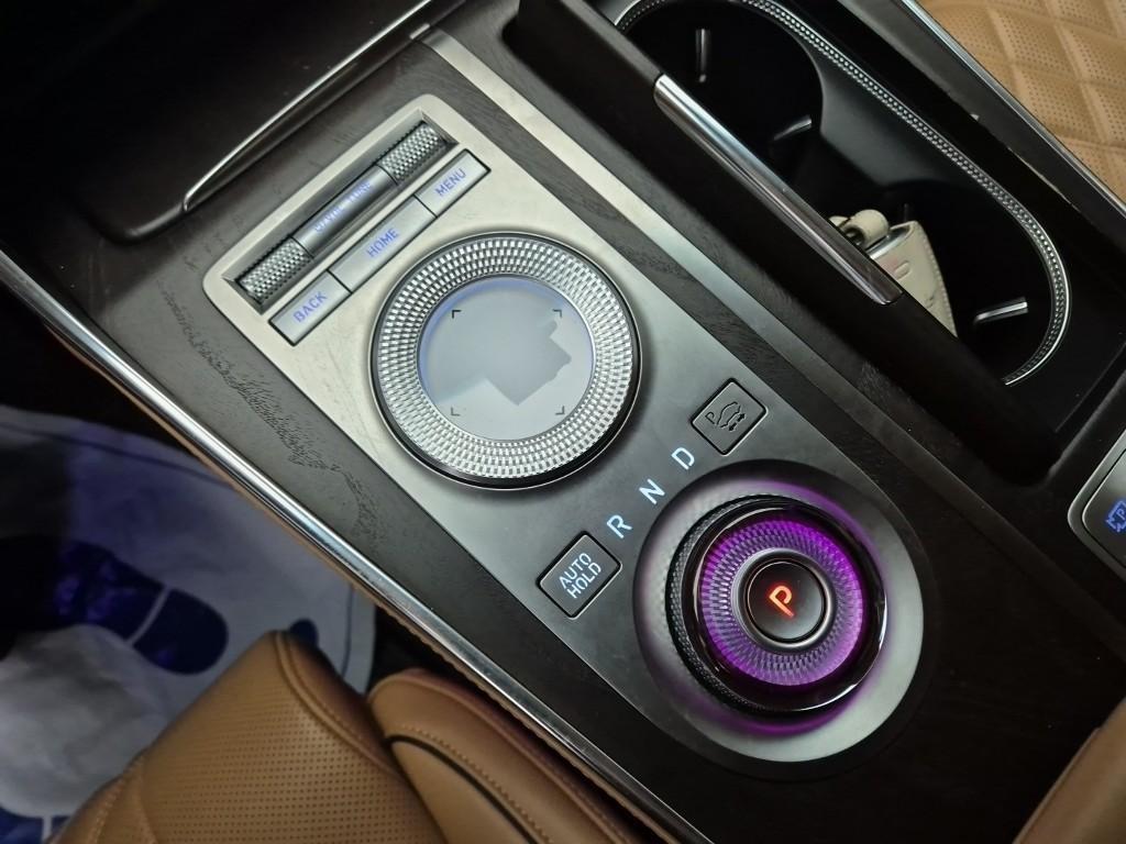 Genesis GV80 - Vista 8