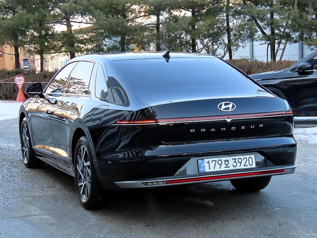 HYUNDAI Grandeur - Vista 3