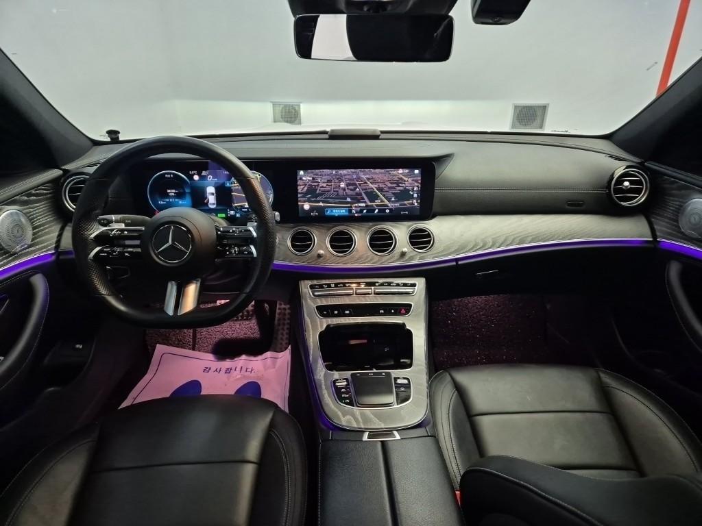 Mercedes Benz E class - Vista 5