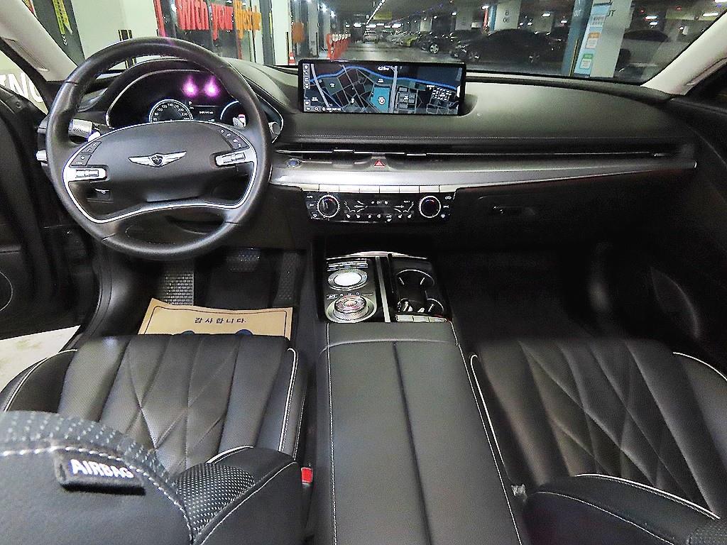 Genesis G80 - Vista 10