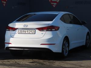 HYUNDAI Avante - Vista 6