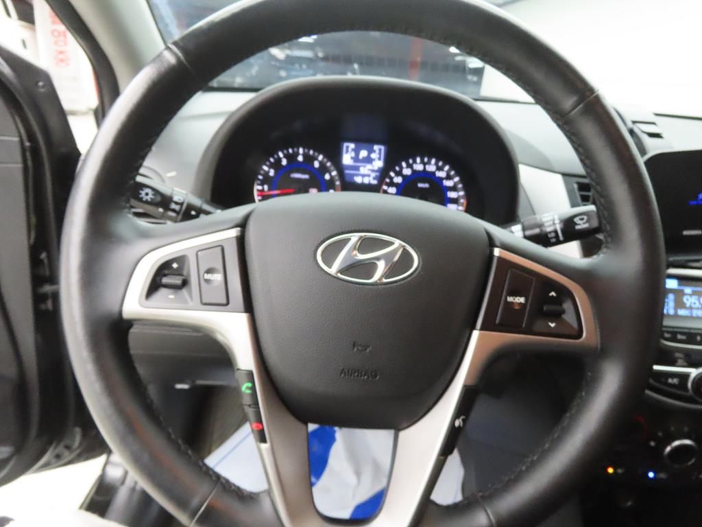 HYUNDAI Accent - Vista 8