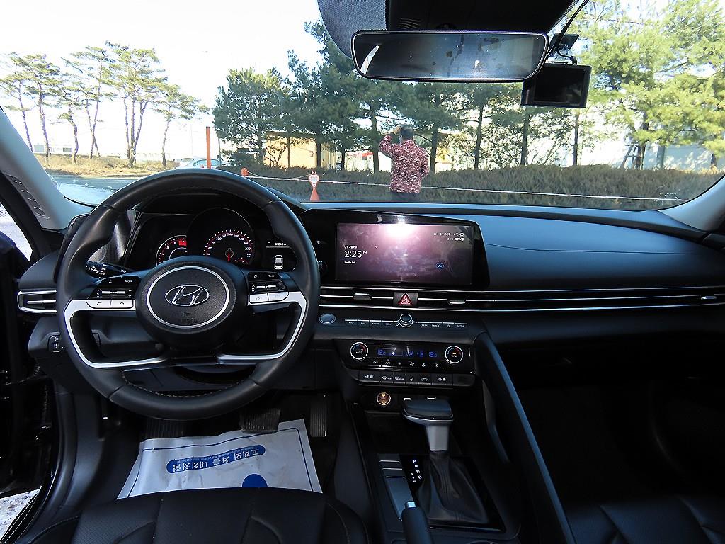 HYUNDAI Avante - Vista 7