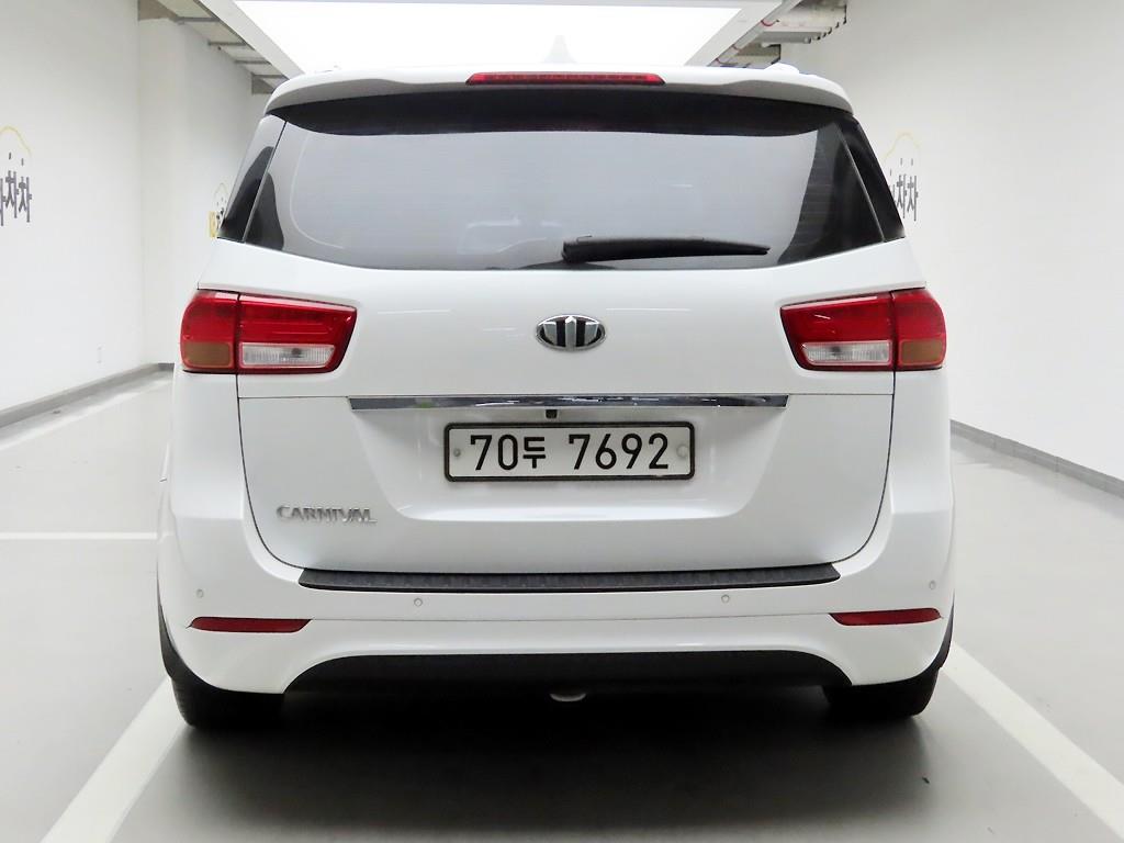 KIA Carnival - Vista 3