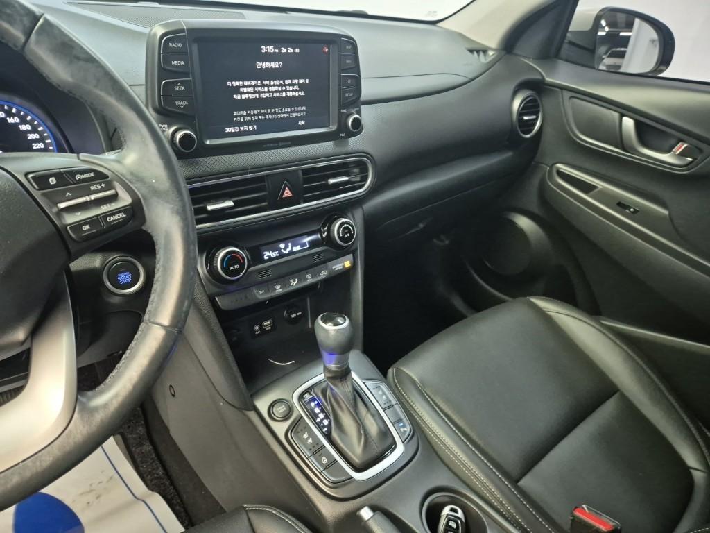 HYUNDAI Kona - Vista 9