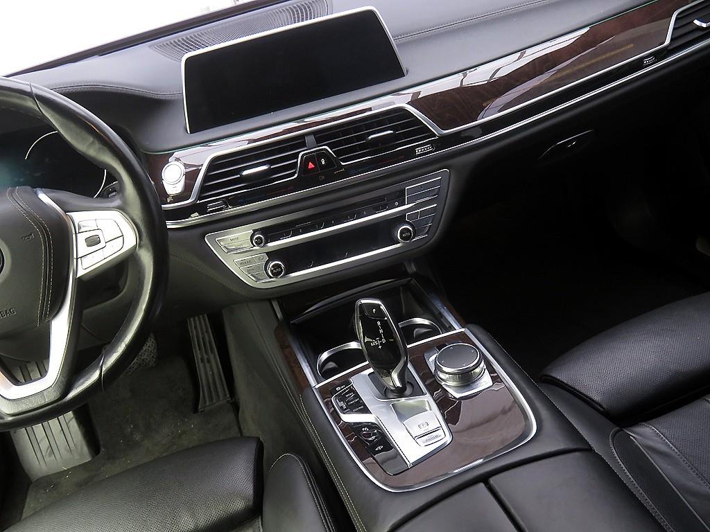 BMW 7 Series - Vista 10