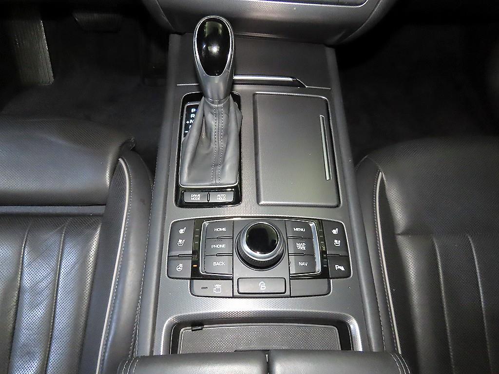 HYUNDAI Genesis - Vista 12