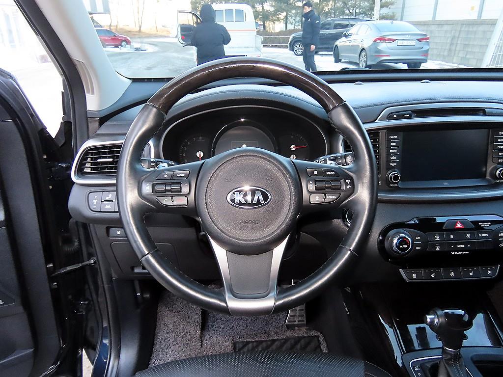 KIA Sorento - Vista 8