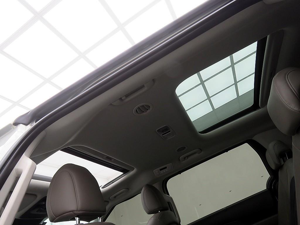 KIA Carnival - Vista 10