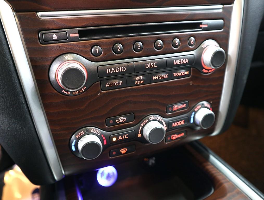 Nissan Pathfinder - Vista 10