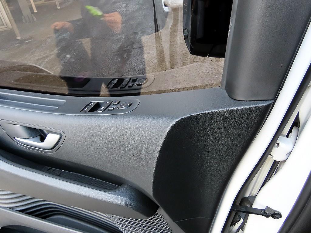 HYUNDAI Staria - Vista 12