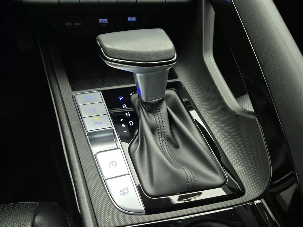 HYUNDAI Avante - Vista 8