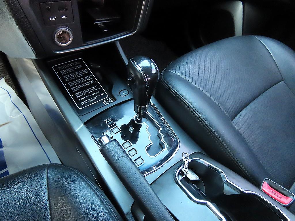 Ssangyong Korando - Vista 10