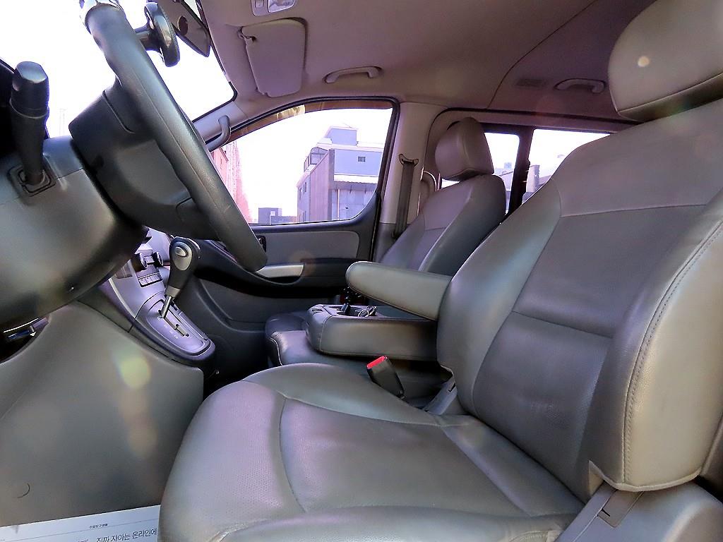 HYUNDAI Starex - Vista 5