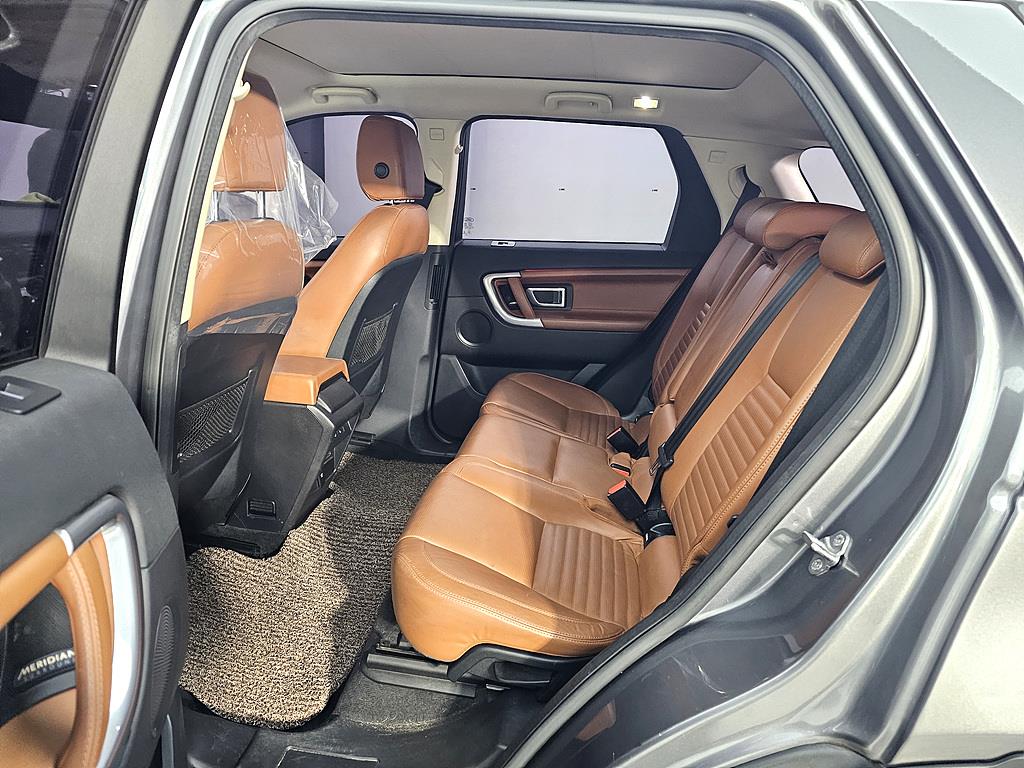 Land Rover Discovery Sports - Vista 9