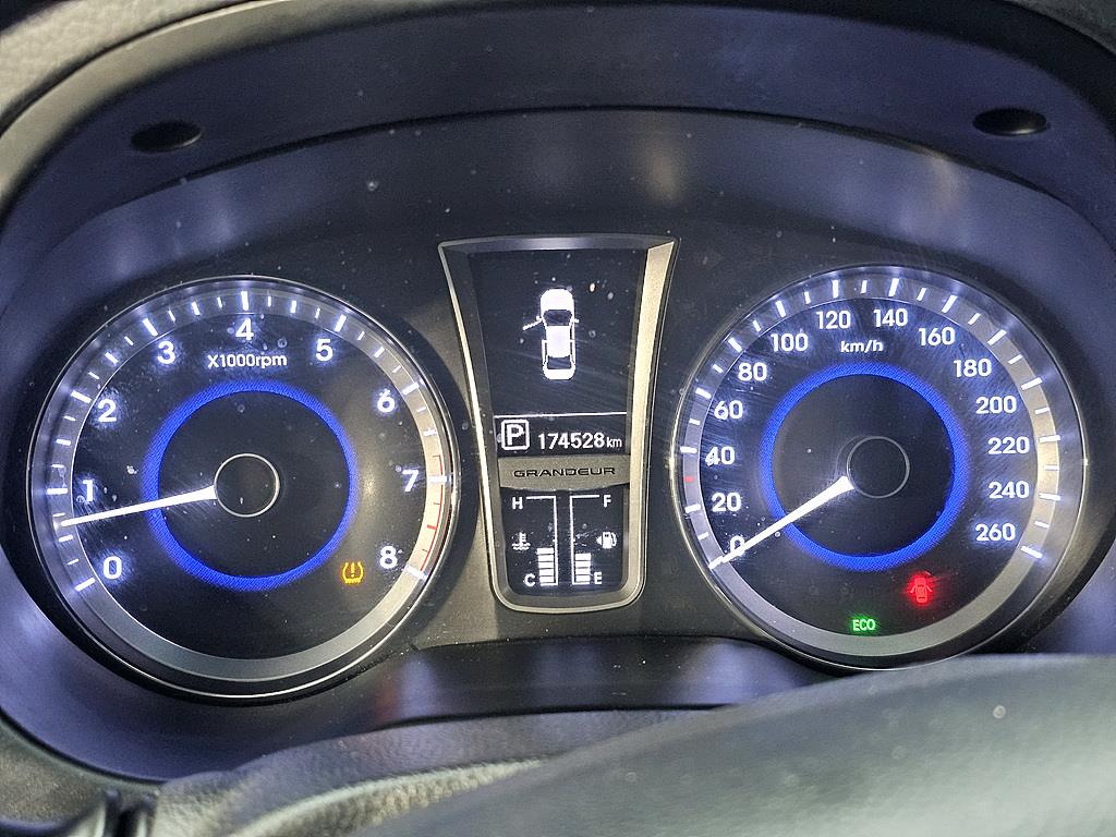 HYUNDAI Grandeur - Vista 7