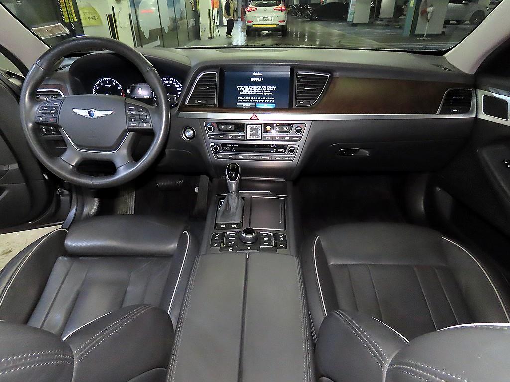 HYUNDAI Genesis - Vista 10