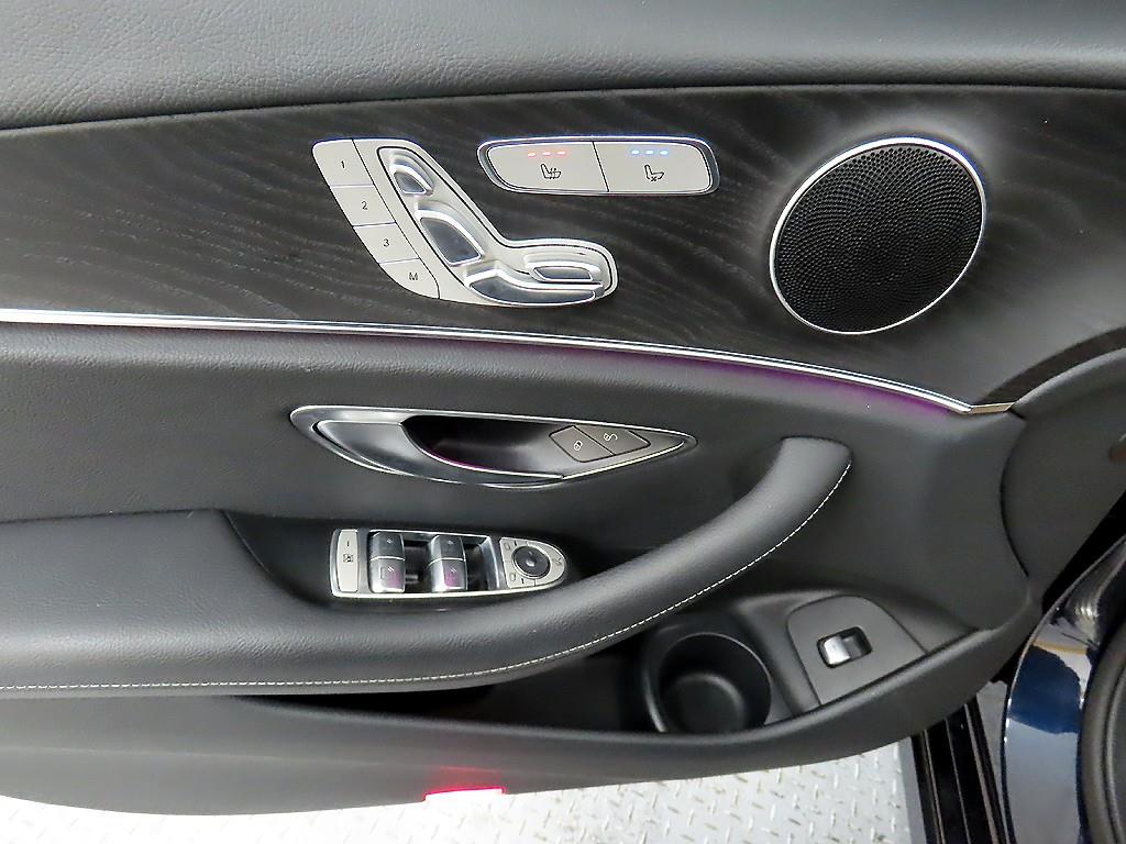 Mercedes Benz E class - Vista 11