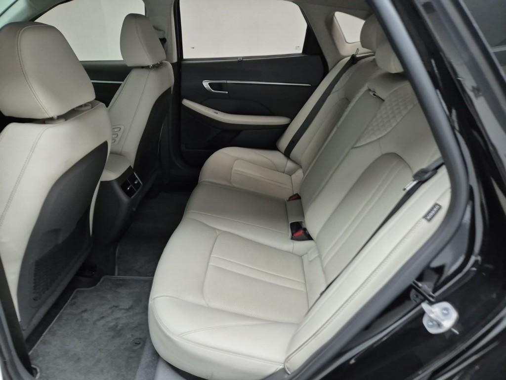 HYUNDAI Sonata - Vista 12