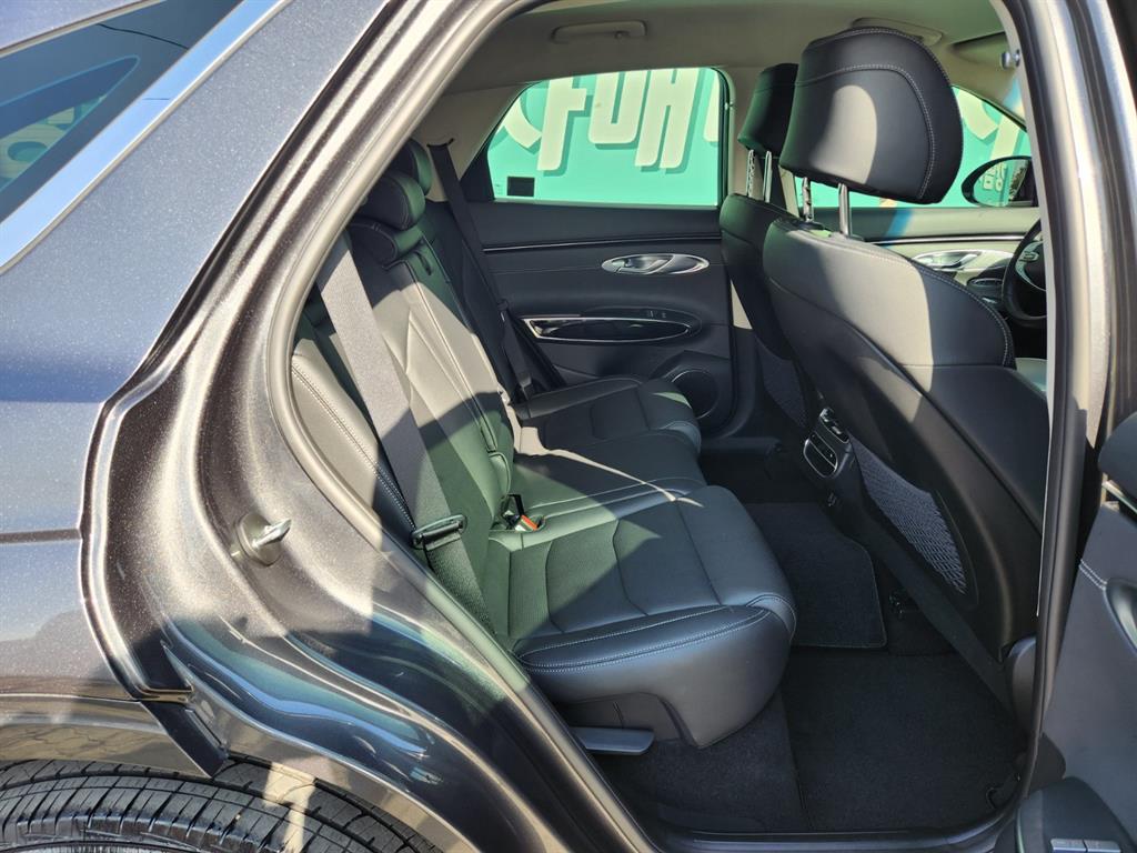 Genesis GV70 - Vista 7