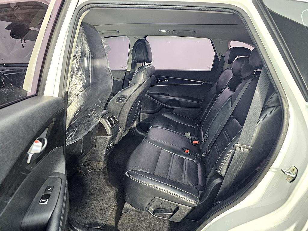 KIA Sorento - Vista 9