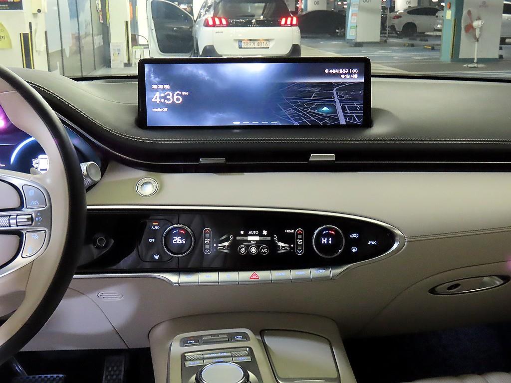 Genesis GV70 - Vista 11