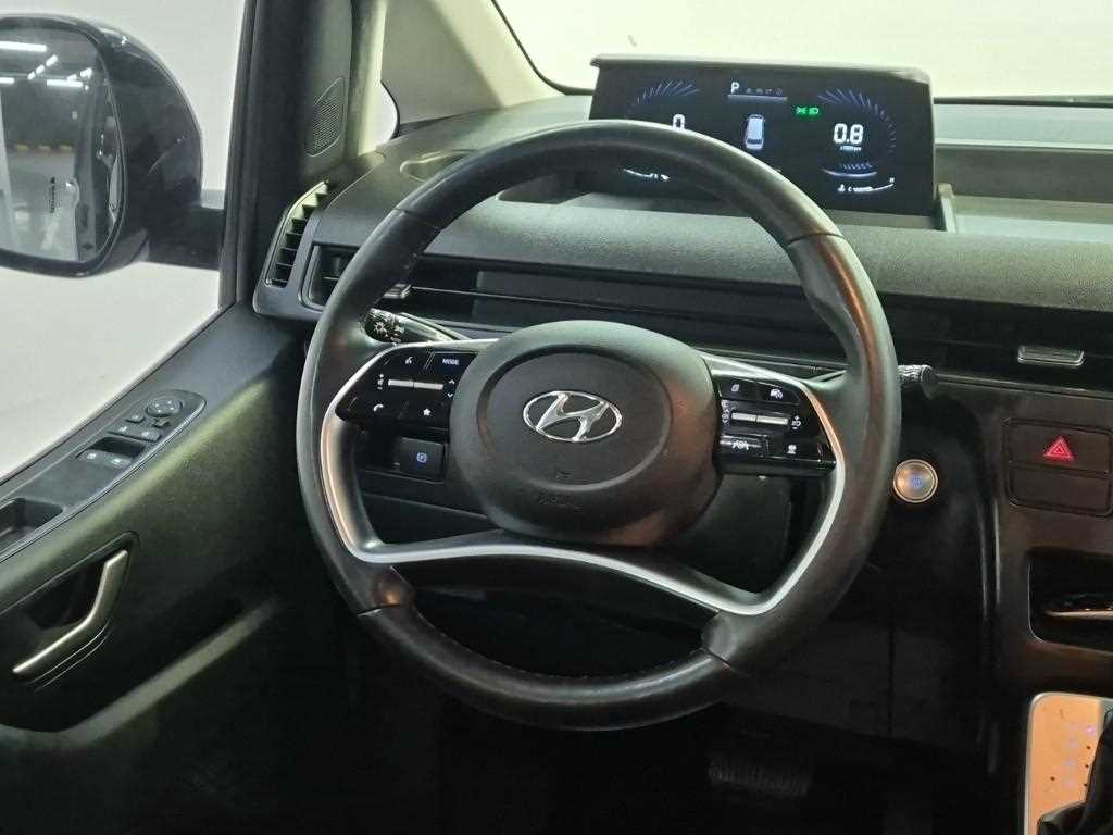 HYUNDAI Staria - Vista 9