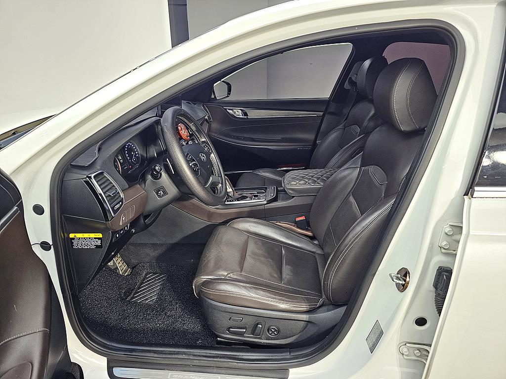 HYUNDAI Grandeur - Vista 8