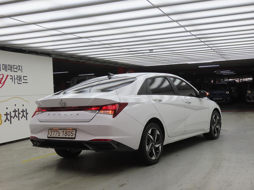 HYUNDAI Avante - Vista 4