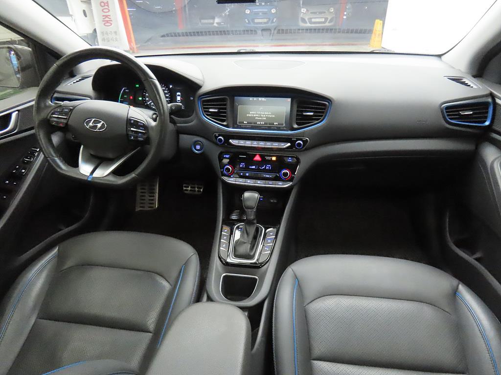 HYUNDAI Ioniq - Vista 5