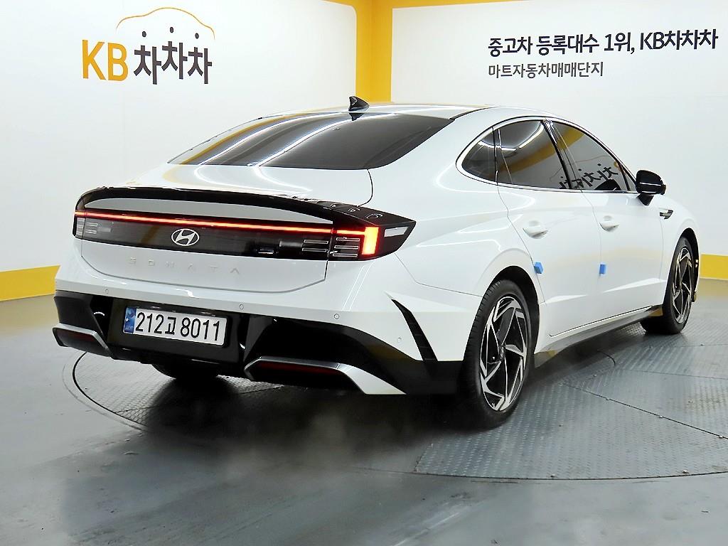 HYUNDAI Sonata - Vista 4