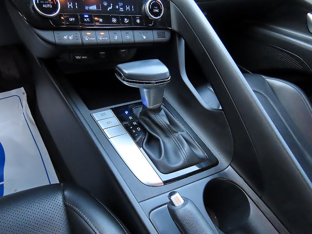 HYUNDAI Avante - Vista 10