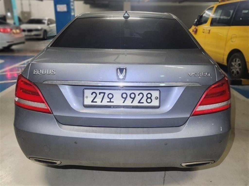 HYUNDAI Equus - Vista 3