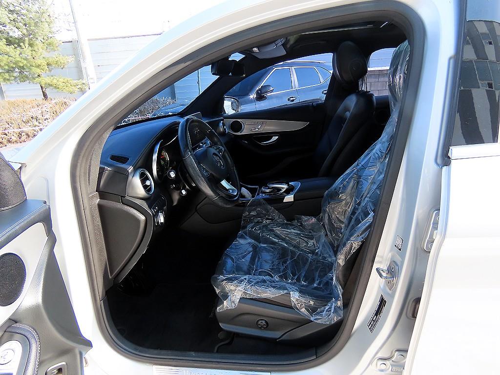 Mercedes Benz GLC Class - Vista 5