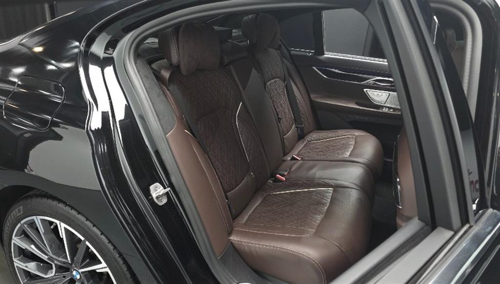 BMW 7 Series - Vista 11