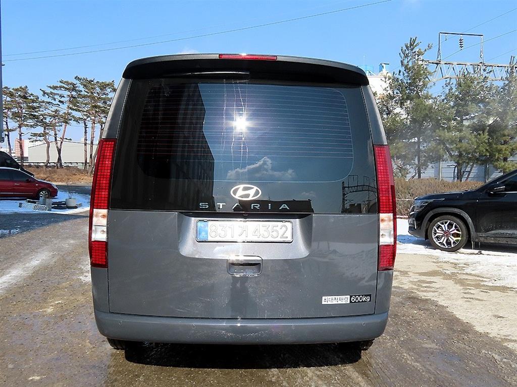 HYUNDAI Staria - Vista 4