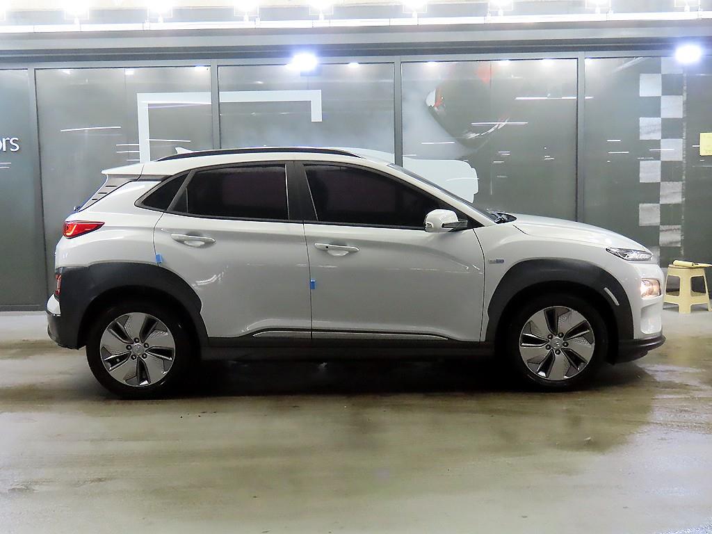 HYUNDAI Kona - Vista 3
