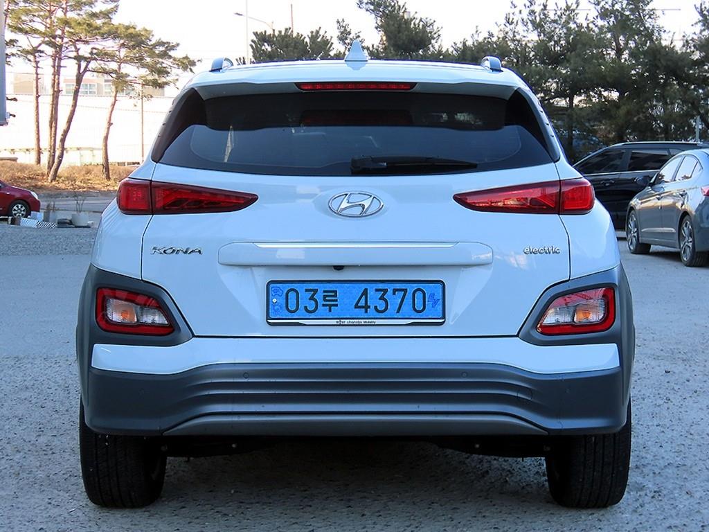 HYUNDAI Kona - Vista 4