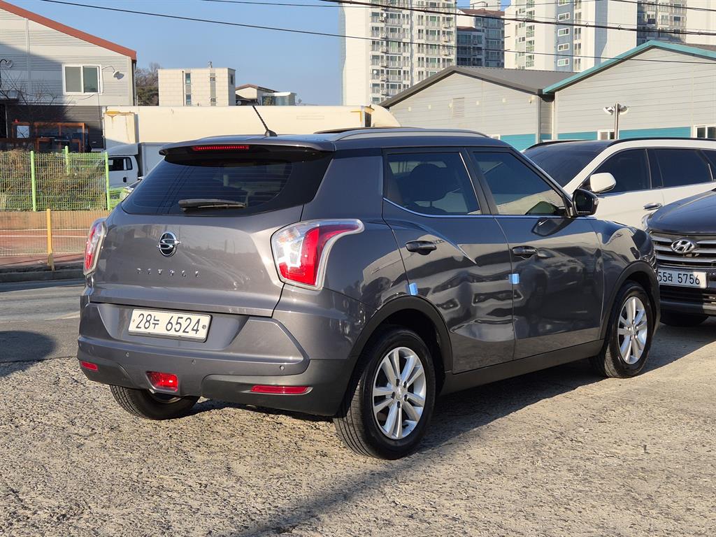 Ssangyong Tivoli - Vista 4