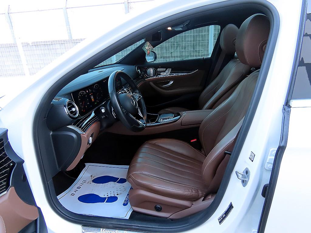 Mercedes Benz E class - Vista 5