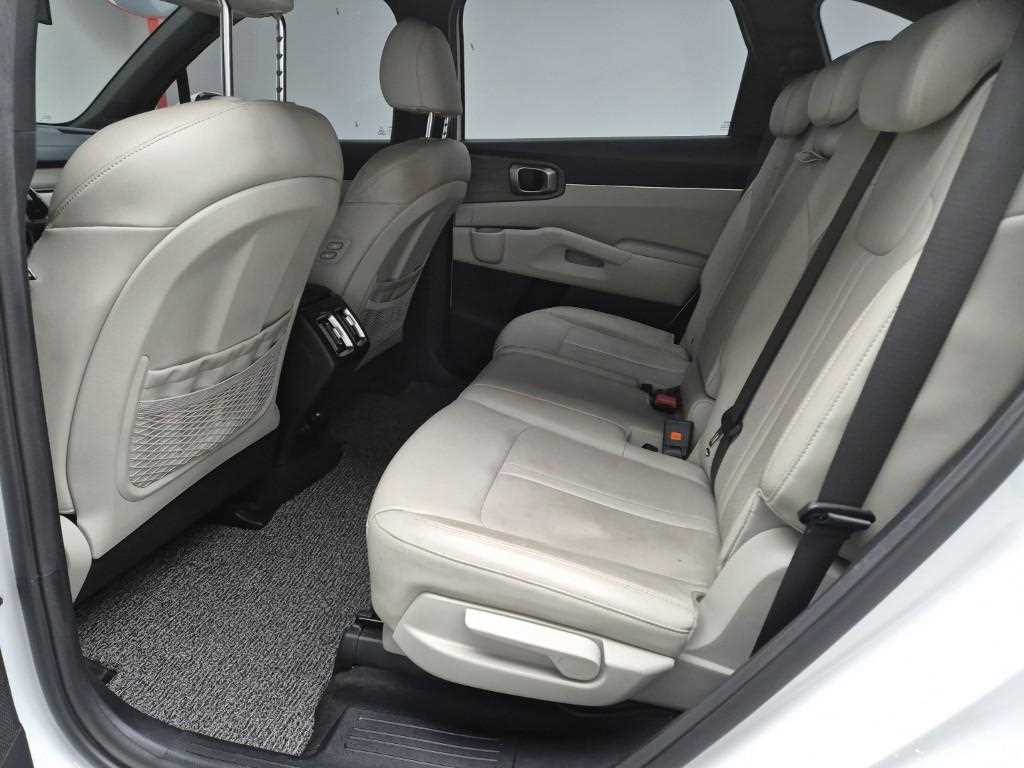 KIA Sorento - Vista 12